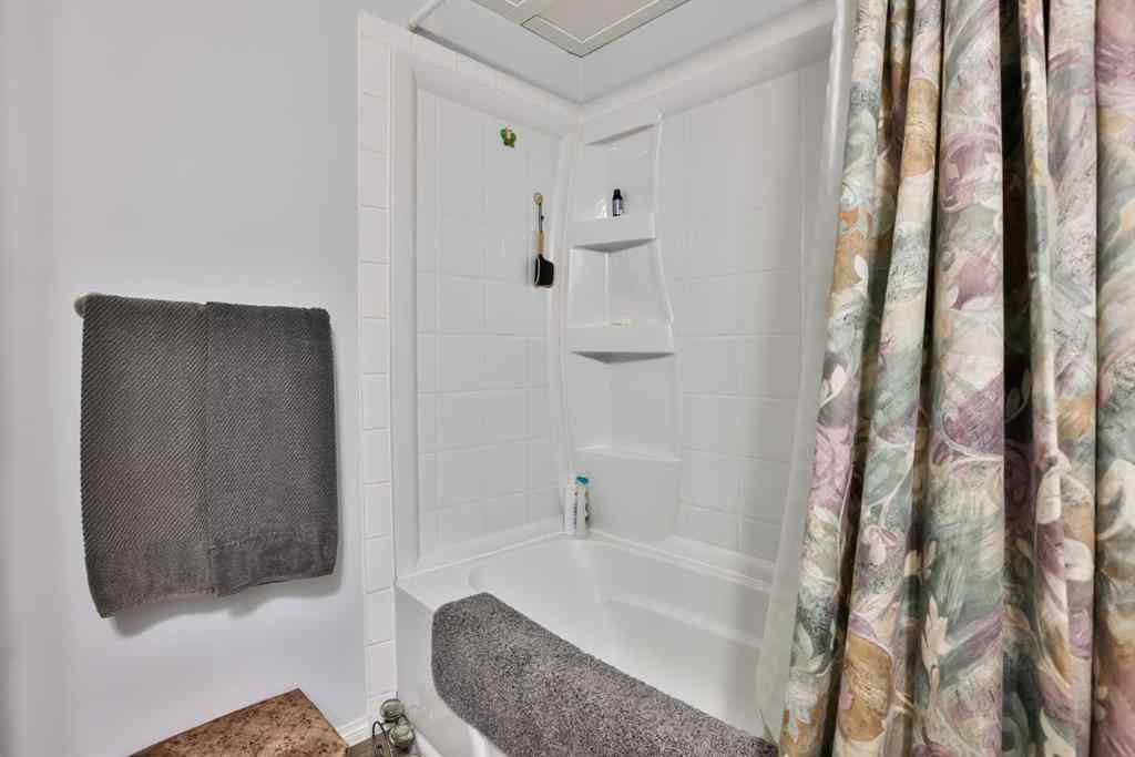 MLS® A2249990 - 301 3rd Avenue  in NONE Warner, Residential