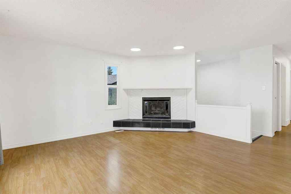 MLS® A2249992 - 9422 122 Avenue  in Crystal Ridge Grande Prairie, Residential