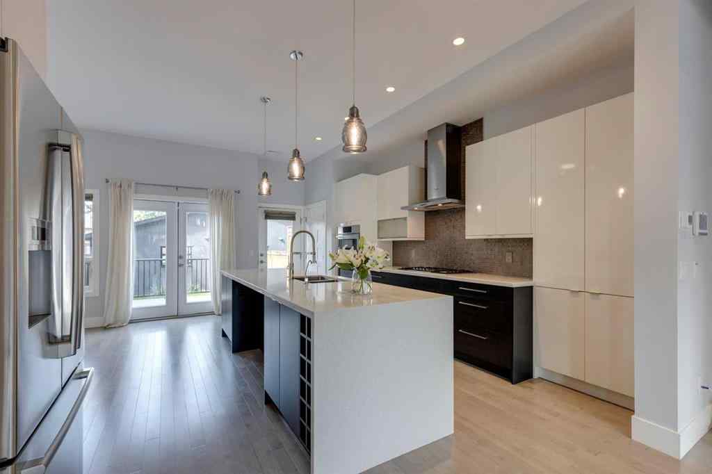 MLS® A2249993 - 2417 22 Street NW in Banff Trail Calgary, Residential