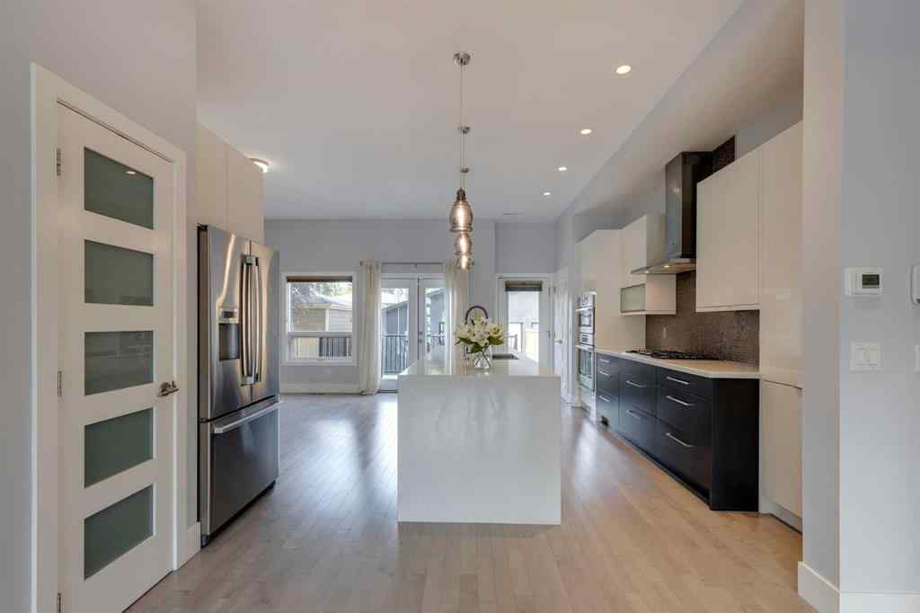 MLS® A2249993 - 2417 22 Street NW in Banff Trail Calgary, Residential