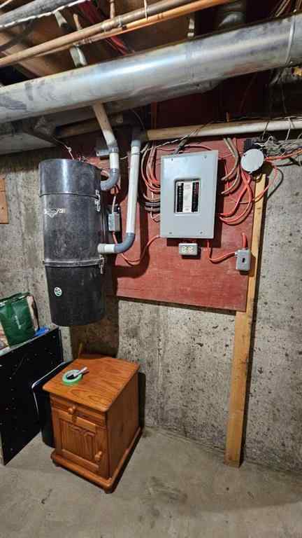 MLS® A2250000 - 808 1 Street NE in NONE Milk River, Residential