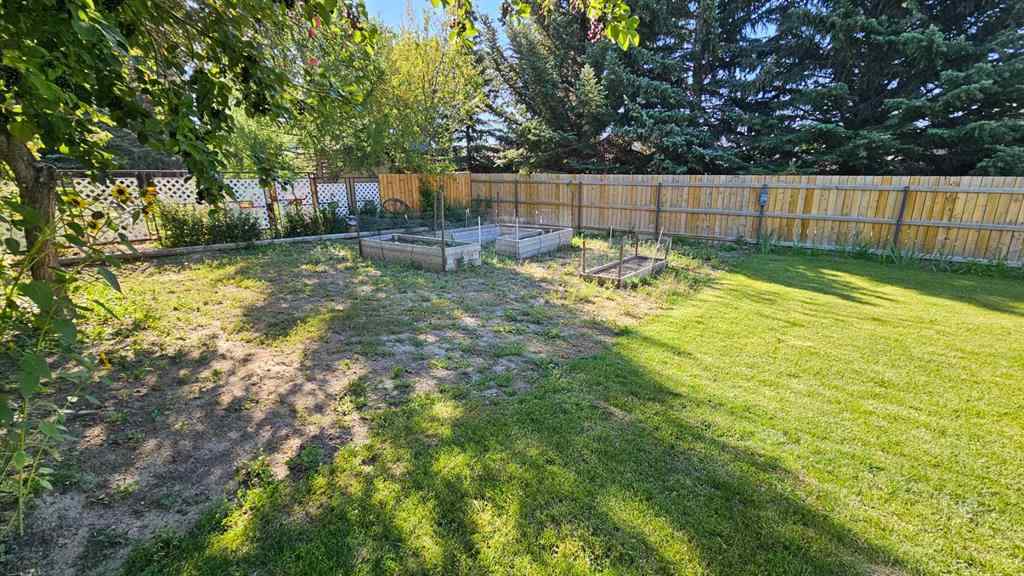 MLS® A2250000 - 808 1 Street NE in NONE Milk River, Residential