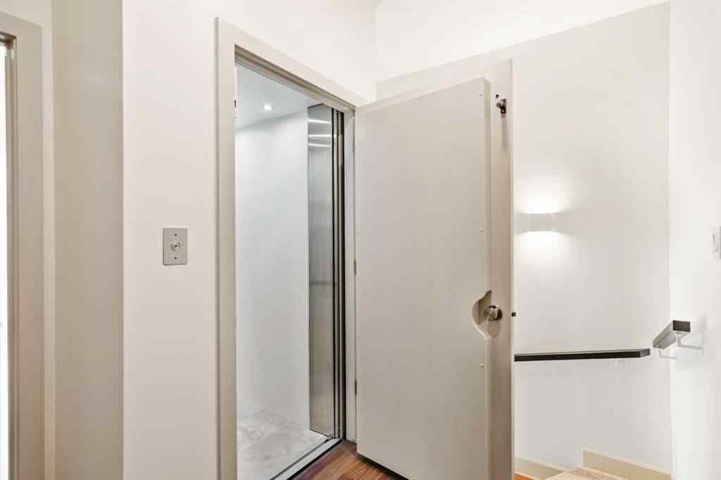 MLS® A2250008 - 5030 48 Street  in NONE Rocky Mountain House, Residential