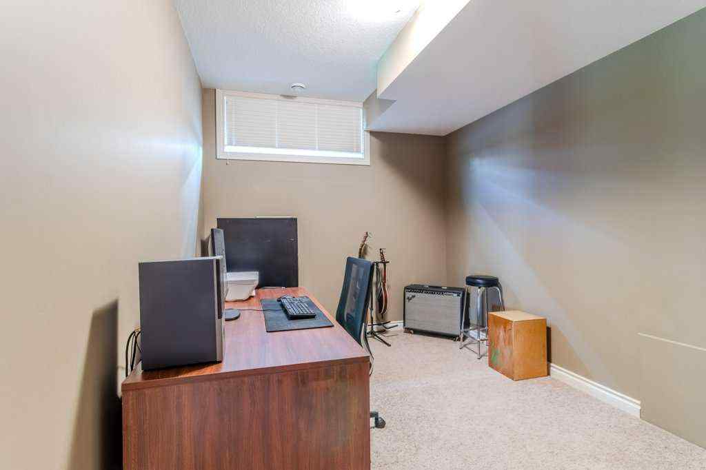 MLS® A2250011 - 48 Fieldstone Way  in Fieldstone Sylvan Lake, Residential