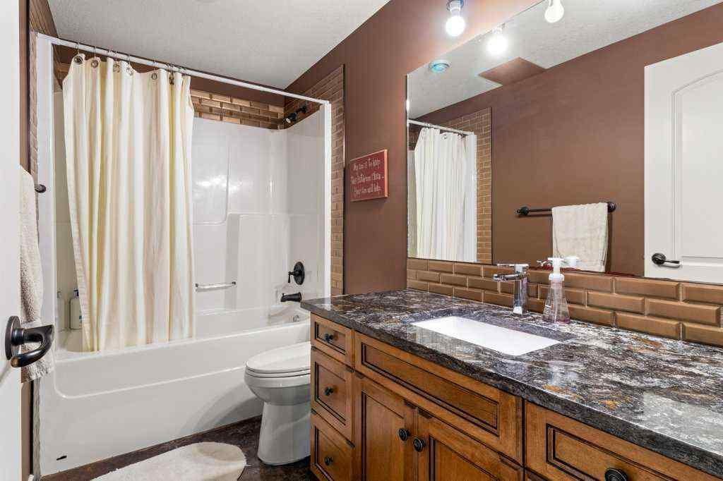 MLS® A2250011 - 48 Fieldstone Way  in Fieldstone Sylvan Lake, Residential