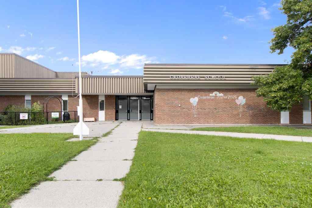 MLS® A2250015 - 472 Cedarille Crescent SW in Cedarbrae Calgary, Residential