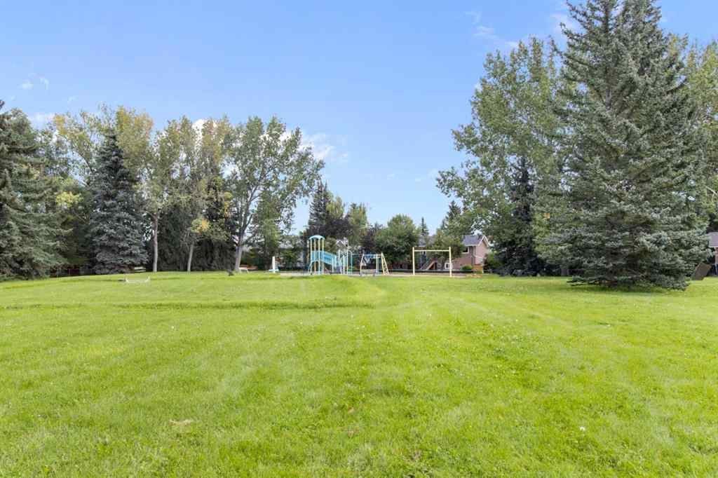 MLS® A2250015 - 472 Cedarille Crescent SW in Cedarbrae Calgary, Residential