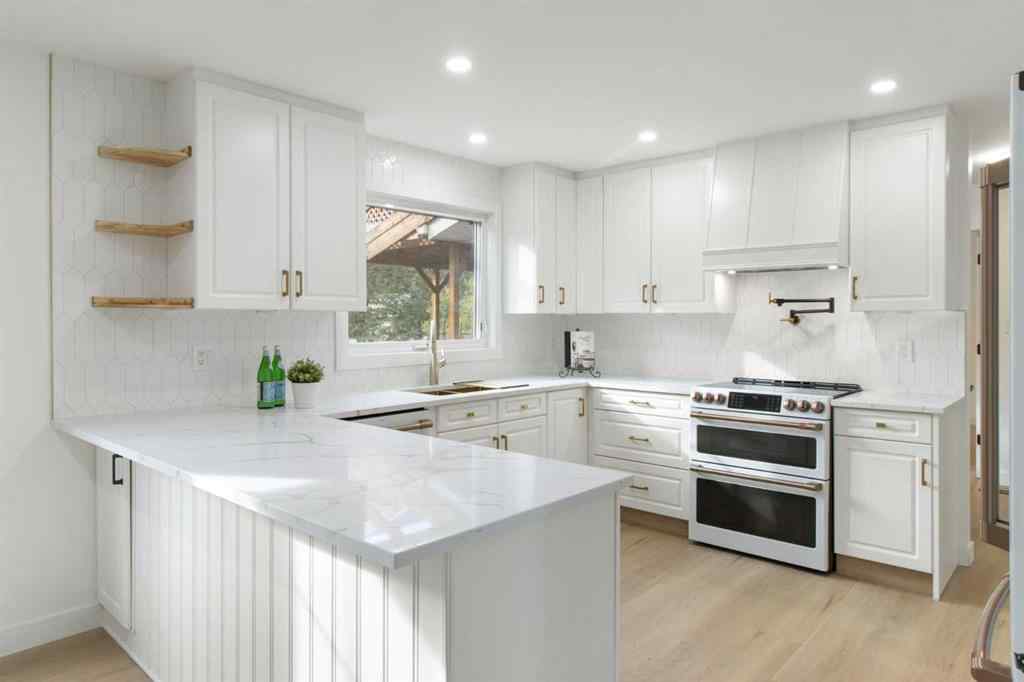 MLS® A2250015 - 472 Cedarille Crescent SW in Cedarbrae Calgary, Residential