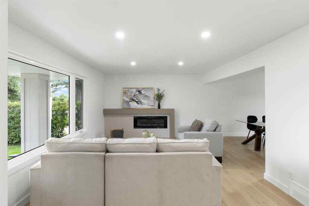 MLS® A2250015 - 472 Cedarille Crescent SW in Cedarbrae Calgary, Residential