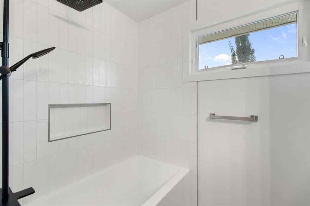 MLS® A2250015 - 472 Cedarille Crescent SW in Cedarbrae Calgary, Residential