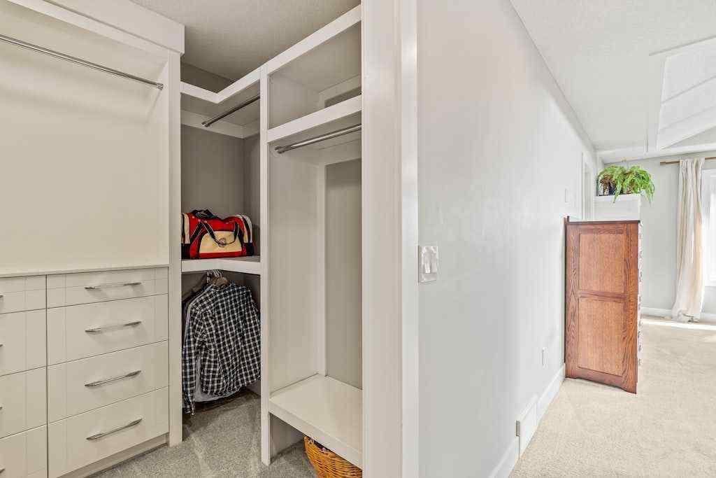 MLS® A2250035 - 2406 22 Street NW in Banff Trail Calgary, Residential