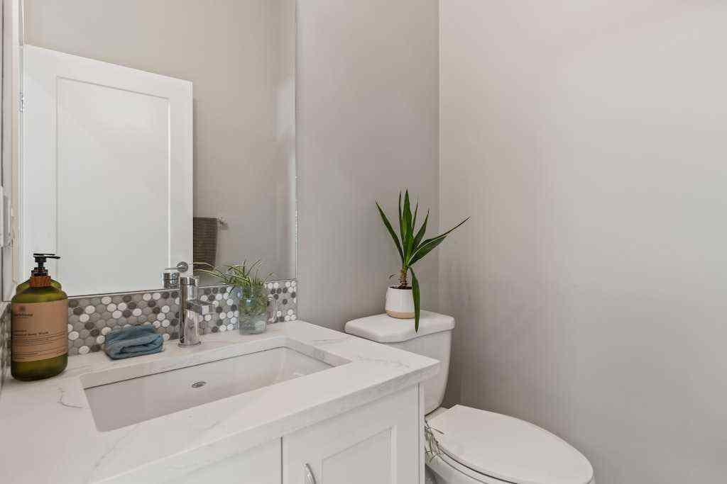 MLS® A2250035 - 2406 22 Street NW in Banff Trail Calgary, Residential