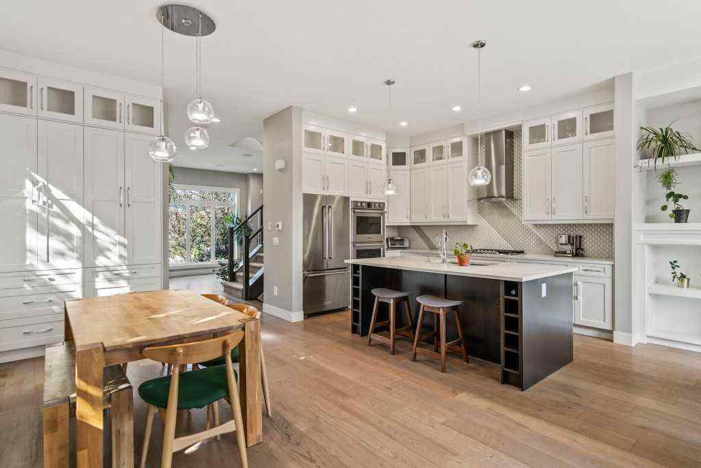 MLS® A2250035 - 2406 22 Street NW in Banff Trail Calgary, Residential