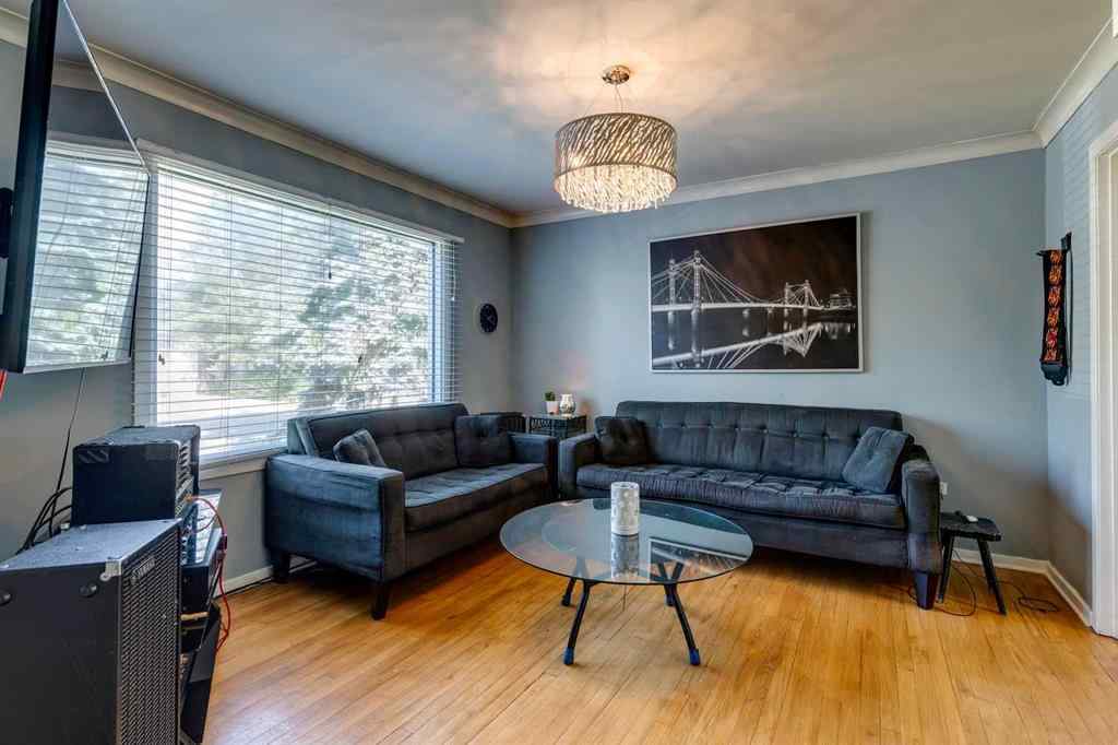 MLS® A2250036 - 1409 19 Avenue NW in Capitol Hill Calgary, Residential