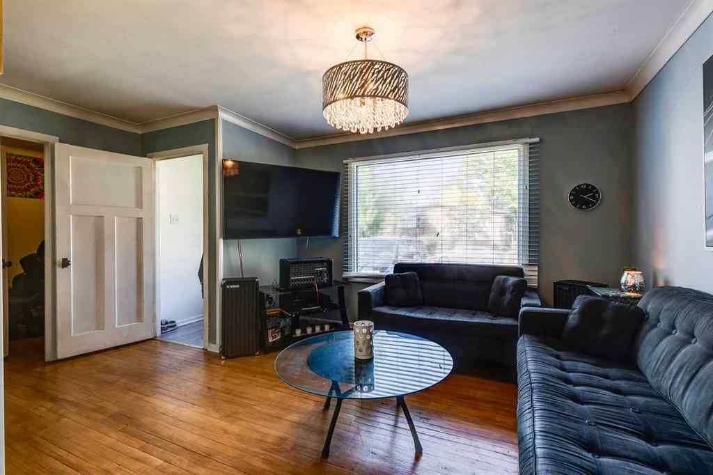 MLS® A2250036 - 1409 19 Avenue NW in Capitol Hill Calgary, Residential