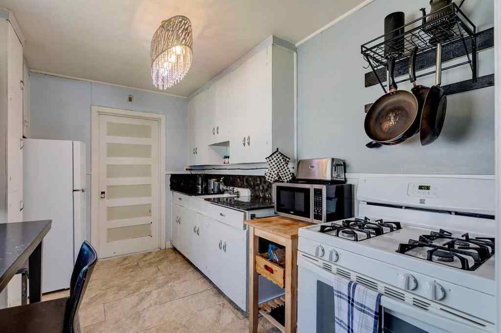 MLS® A2250036 - 1409 19 Avenue NW in Capitol Hill Calgary, Residential