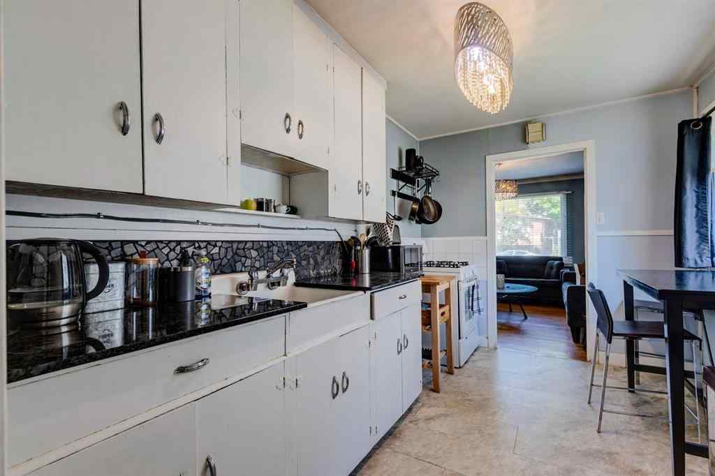 MLS® A2250036 - 1409 19 Avenue NW in Capitol Hill Calgary, Residential