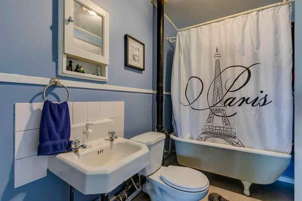 MLS® A2250036 - 1409 19 Avenue NW in Capitol Hill Calgary, Residential