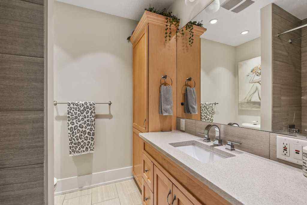 MLS® A2250041 - 410 Elbow Park Lane SW in Elbow Park Calgary, Residential