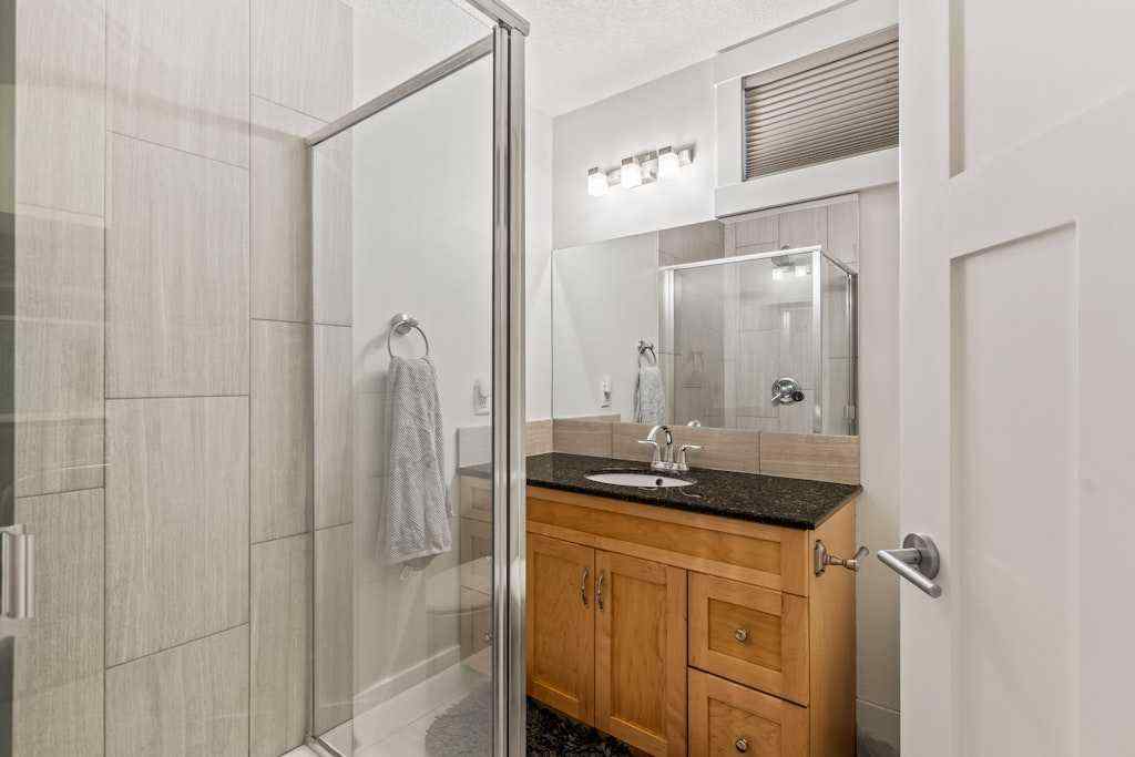 MLS® A2250041 - 410 Elbow Park Lane SW in Elbow Park Calgary, Residential