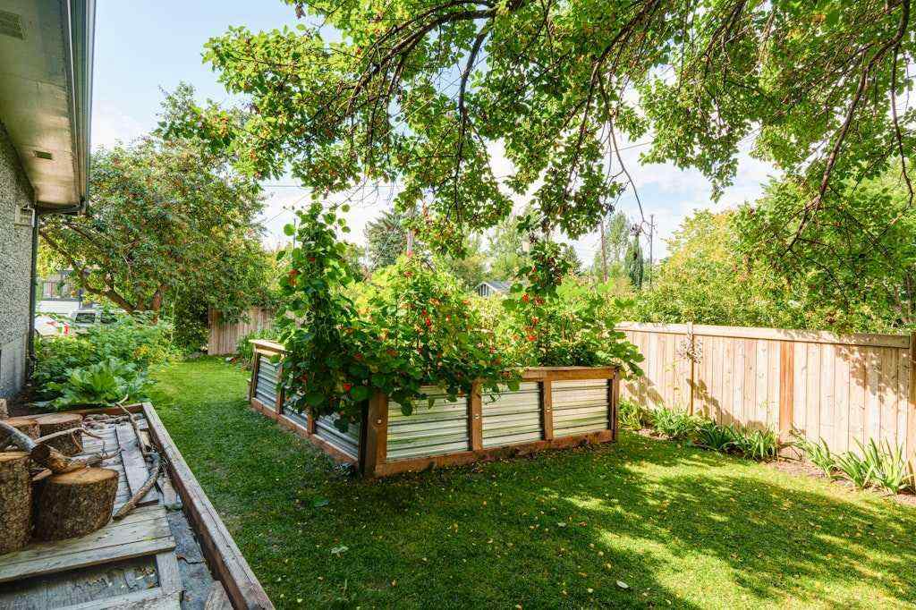 MLS® A2250041 - 410 Elbow Park Lane SW in Elbow Park Calgary, Residential