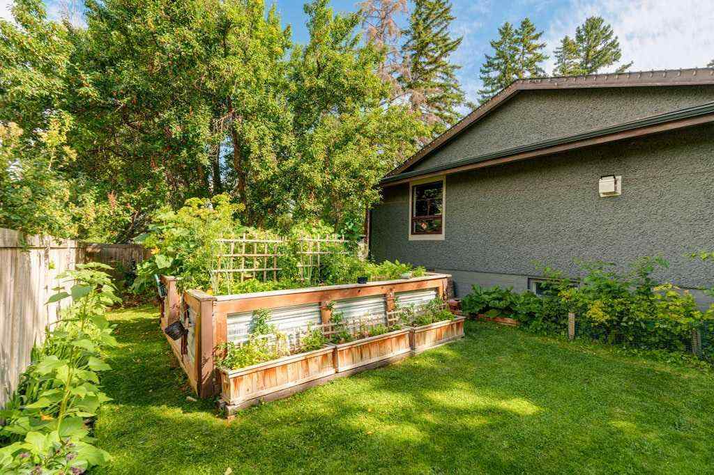 MLS® A2250041 - 410 Elbow Park Lane SW in Elbow Park Calgary, Residential