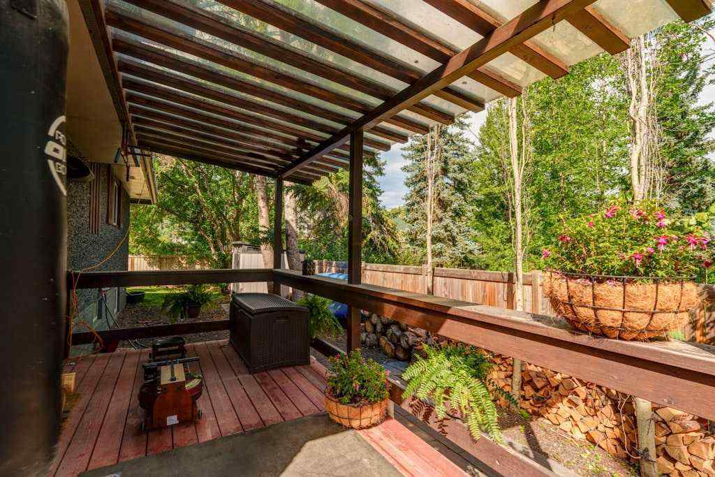 MLS® A2250041 - 410 Elbow Park Lane SW in Elbow Park Calgary, Residential