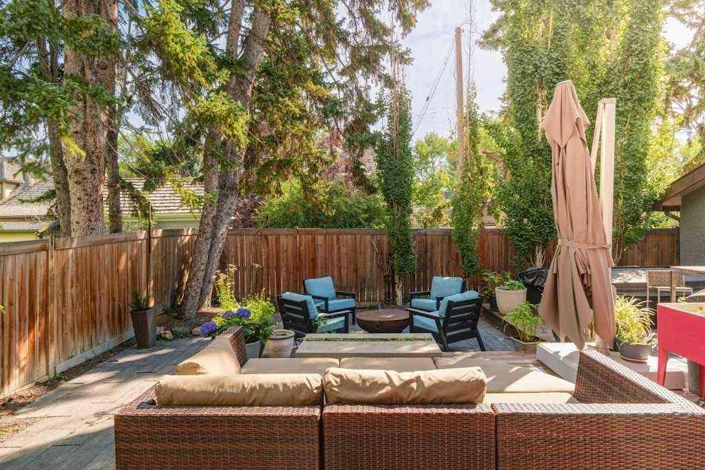 MLS® A2250041 - 410 Elbow Park Lane SW in Elbow Park Calgary, Residential