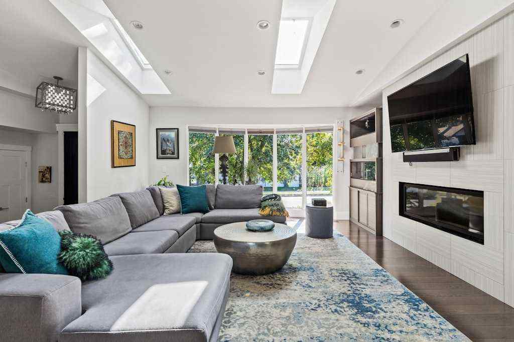 MLS® A2250041 - 410 Elbow Park Lane SW in Elbow Park Calgary, Residential