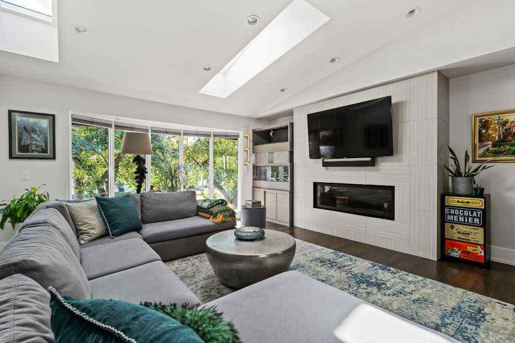 MLS® A2250041 - 410 Elbow Park Lane SW in Elbow Park Calgary, Residential