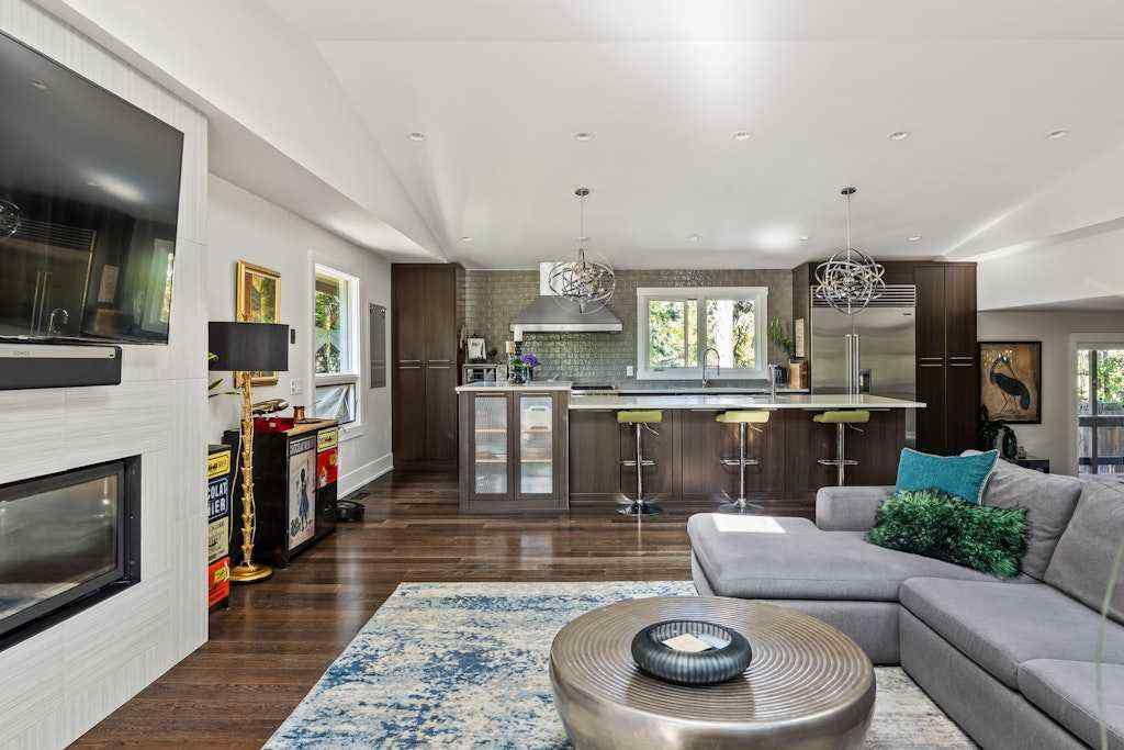 MLS® A2250041 - 410 Elbow Park Lane SW in Elbow Park Calgary, Residential