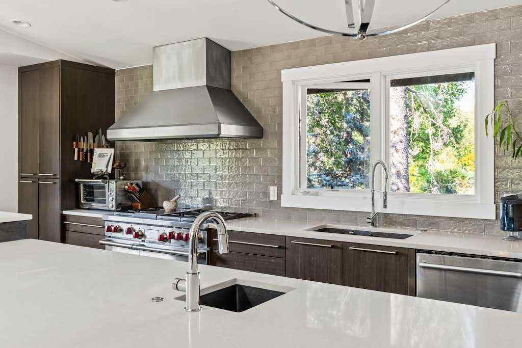 MLS® A2250041 - 410 Elbow Park Lane SW in Elbow Park Calgary, Residential