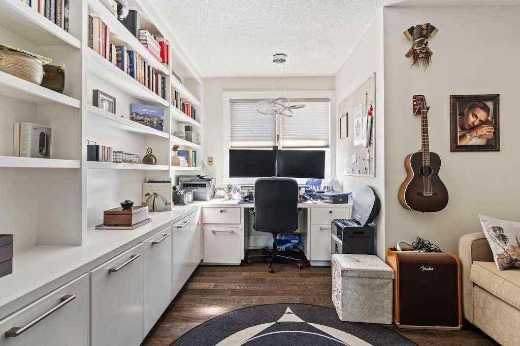 MLS® A2250041 - 410 Elbow Park Lane SW in Elbow Park Calgary, Residential