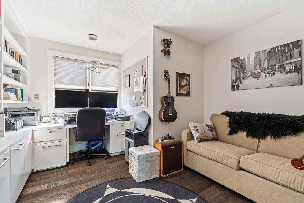 MLS® A2250041 - 410 Elbow Park Lane SW in Elbow Park Calgary, Residential