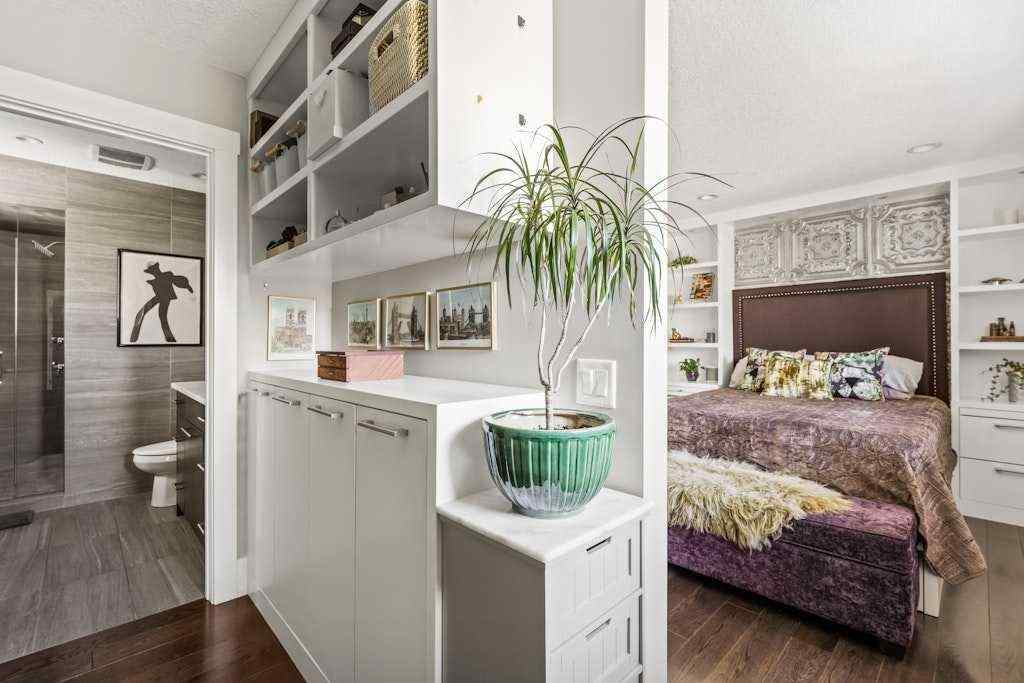 MLS® A2250041 - 410 Elbow Park Lane SW in Elbow Park Calgary, Residential