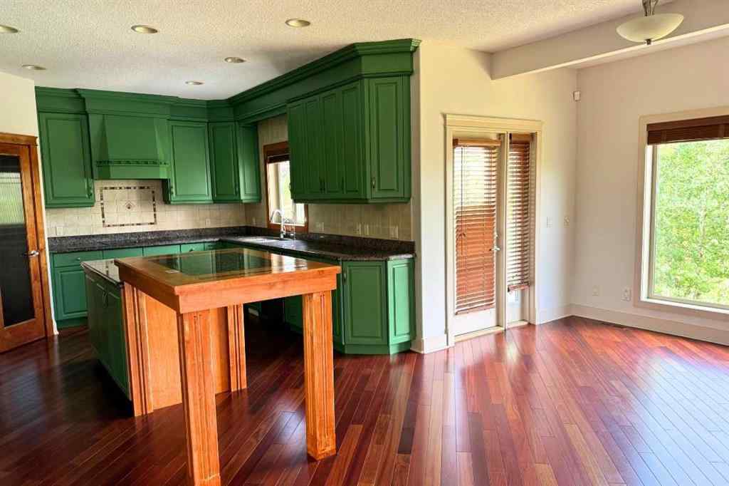 MLS® A2250042 - 31 Cougarstone Point SW in Cougar Ridge Calgary, Residential