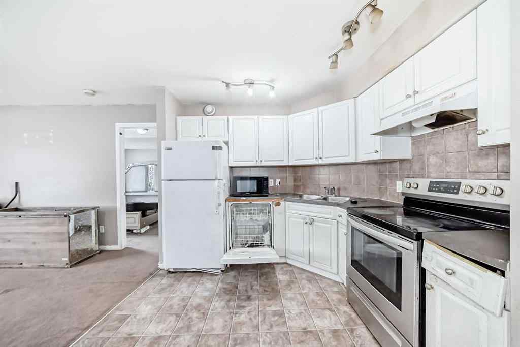 MLS® A2250049 - Unit #411 2000 Applevillage Court SE in Applewood Park Calgary, Residential