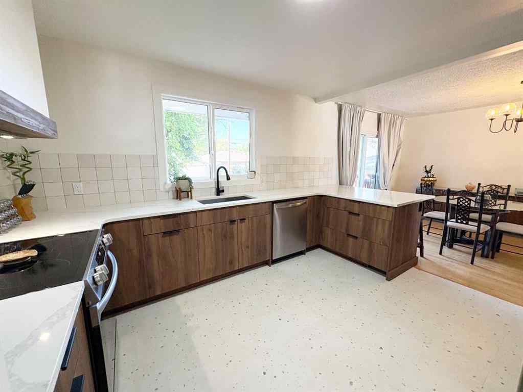MLS® A2250050 - 1020 Fern Crescent S in Lakeview Lethbridge, Residential