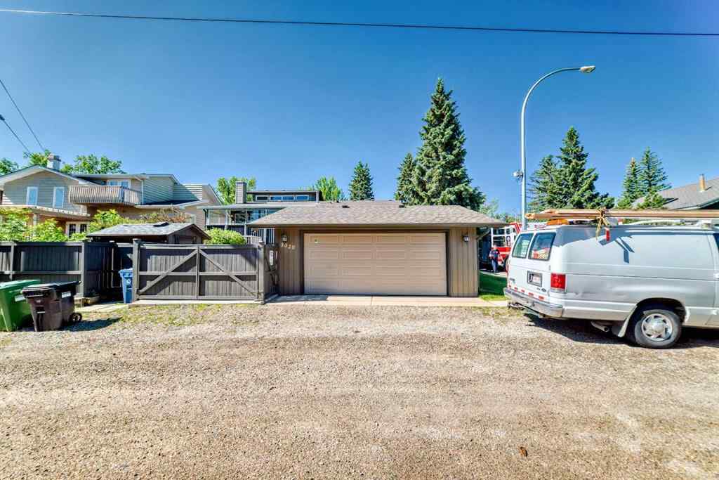 MLS® A2250055 - 3020 Palliser Drive SW in Oakridge Calgary, Residential