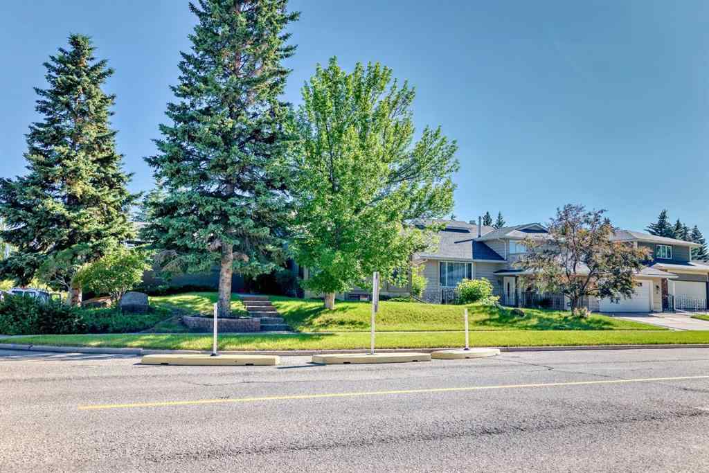 MLS® A2250055 - 3020 Palliser Drive SW in Oakridge Calgary, Residential