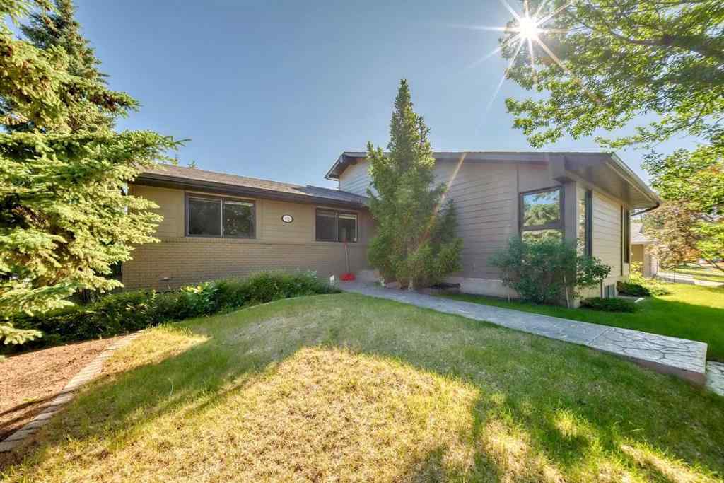 MLS® A2250055 - 3020 Palliser Drive SW in Oakridge Calgary, Residential