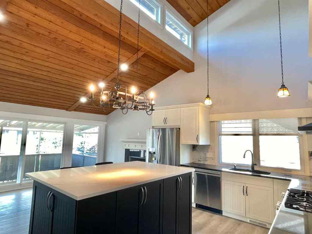 MLS® A2250055 - 3020 Palliser Drive SW in Oakridge Calgary, Residential
