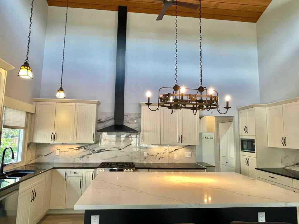 MLS® A2250055 - 3020 Palliser Drive SW in Oakridge Calgary, Residential