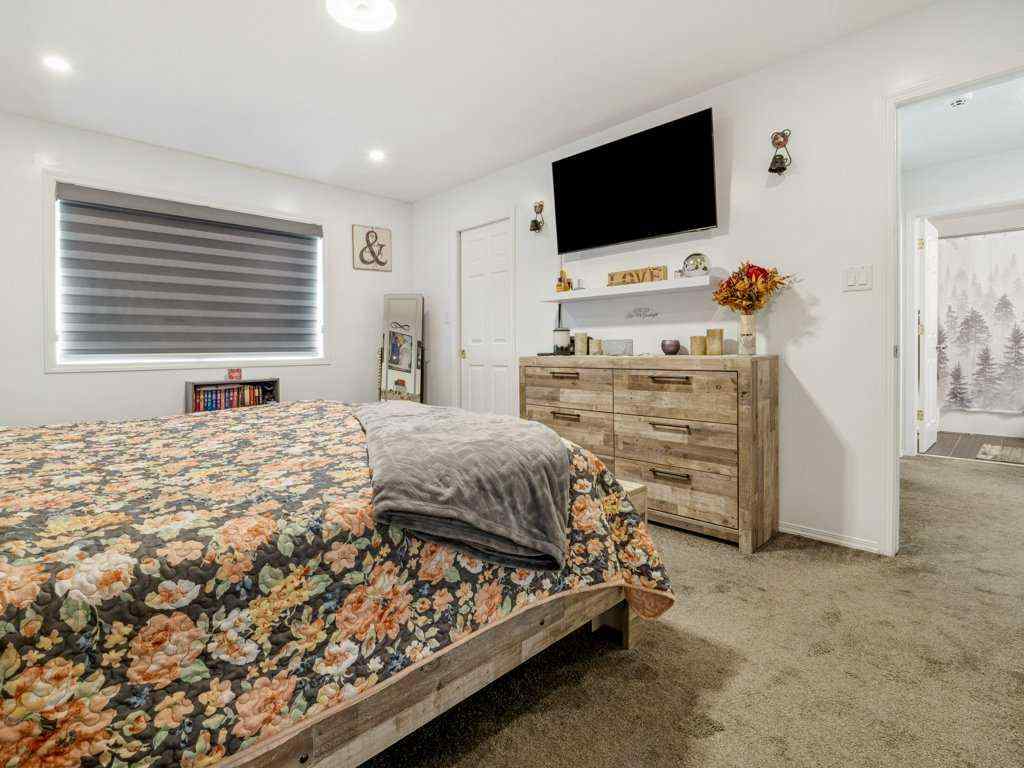 MLS® A2250065 - 102 Fairmont Garden Road S in Fairmont Lethbridge, Residential