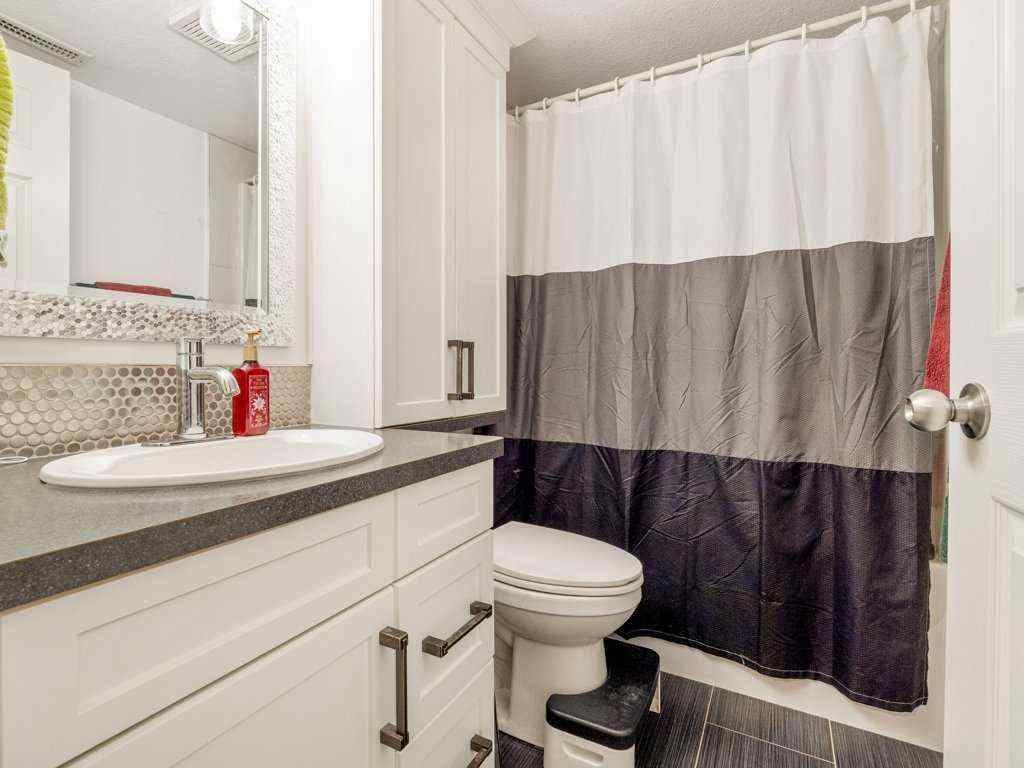 MLS® A2250065 - 102 Fairmont Garden Road S in Fairmont Lethbridge, Residential