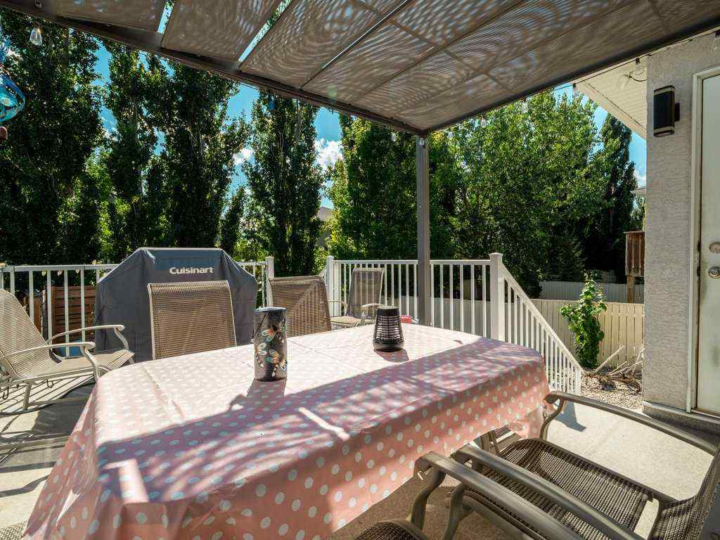 MLS® A2250065 - 102 Fairmont Garden Road S in Fairmont Lethbridge, Residential