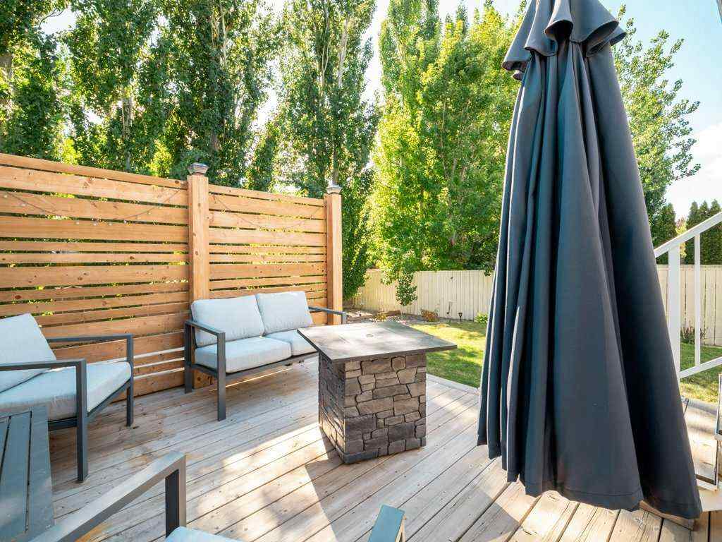 MLS® A2250065 - 102 Fairmont Garden Road S in Fairmont Lethbridge, Residential