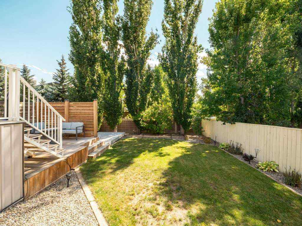 MLS® A2250065 - 102 Fairmont Garden Road S in Fairmont Lethbridge, Residential