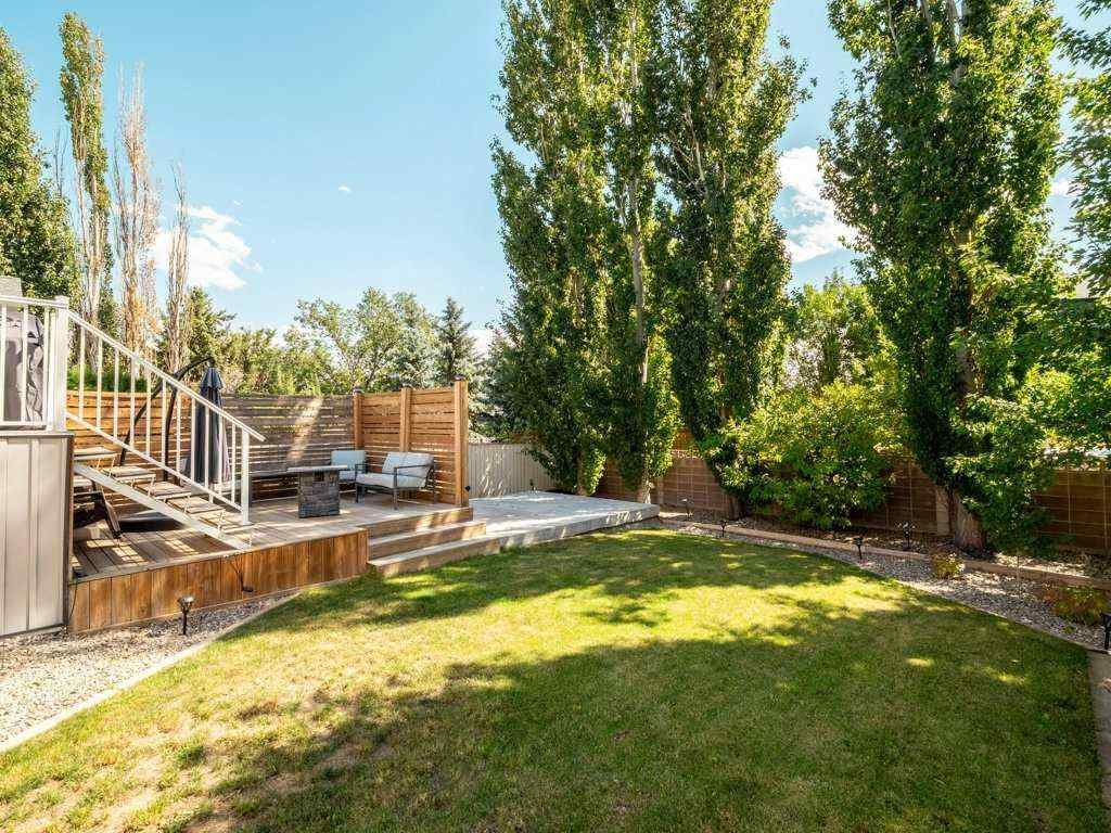 MLS® A2250065 - 102 Fairmont Garden Road S in Fairmont Lethbridge, Residential