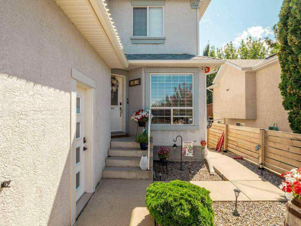 MLS® A2250065 - 102 Fairmont Garden Road S in Fairmont Lethbridge, Residential